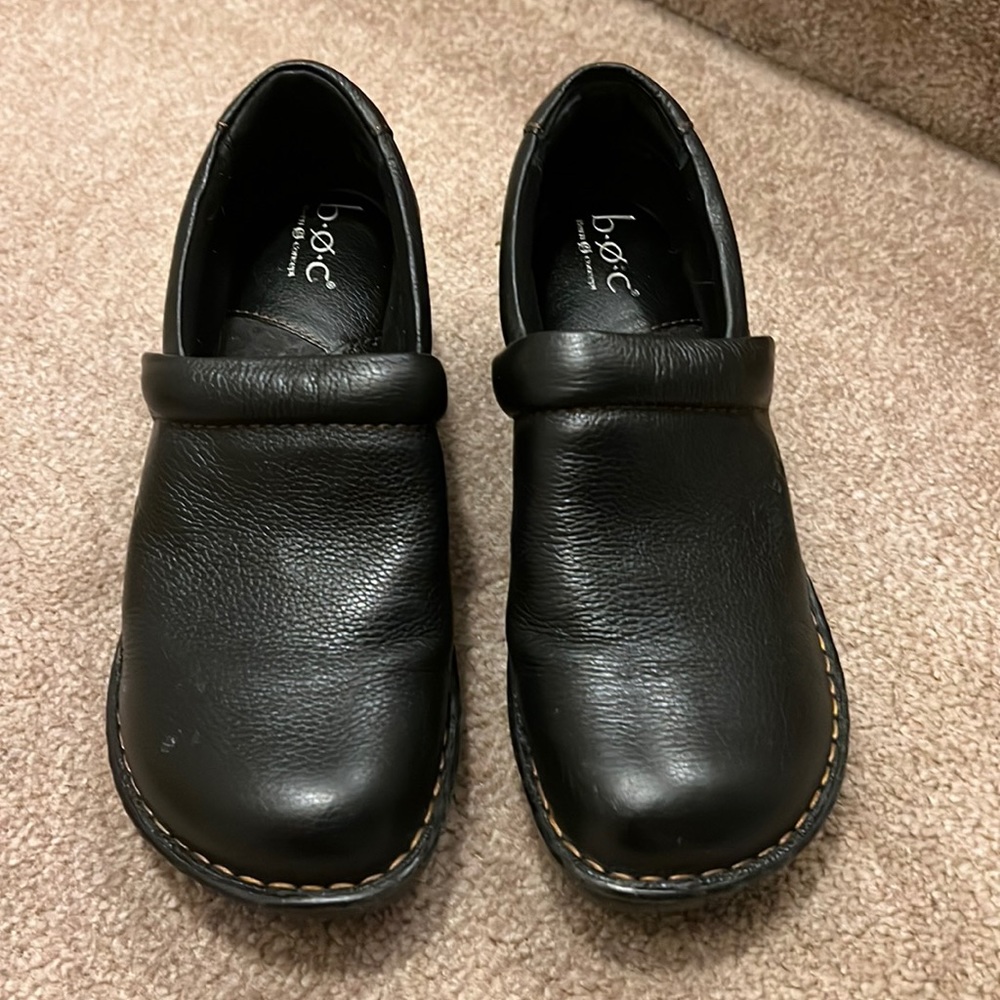 Women’s b.o.c. Black Peggy Clogs